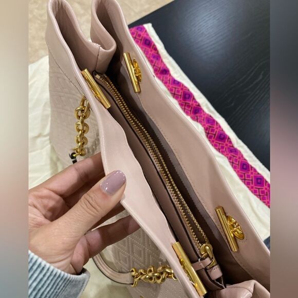 Tory Burch Fleming Tote - Picture 4 of 9